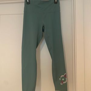 Lululemon leggings with Peloton logo